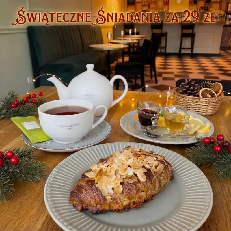 ☕ Świąteczne śniadania za 29 zł – croissant aux amandes + herbata Dammann Frères!