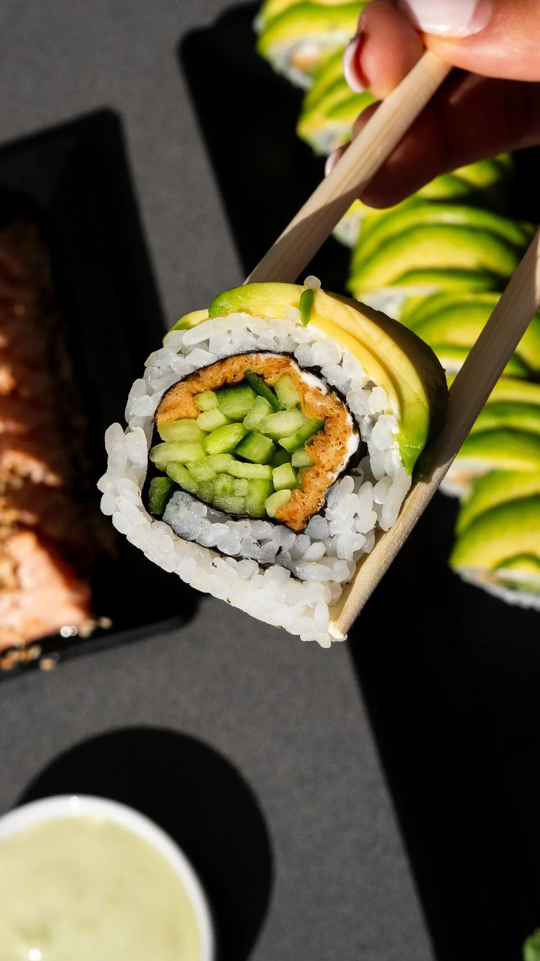 Lunch: two or three rolls and miso? A quick set for a busy day 🍣